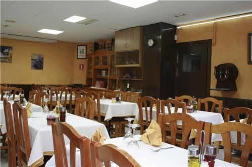 Hostal Los Manos Blanes Bagian luar foto