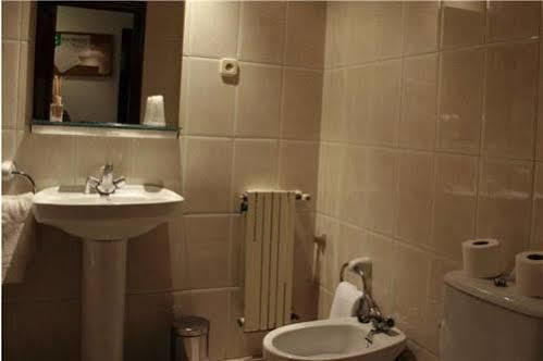 Hostal Los Manos Blanes Bagian luar foto